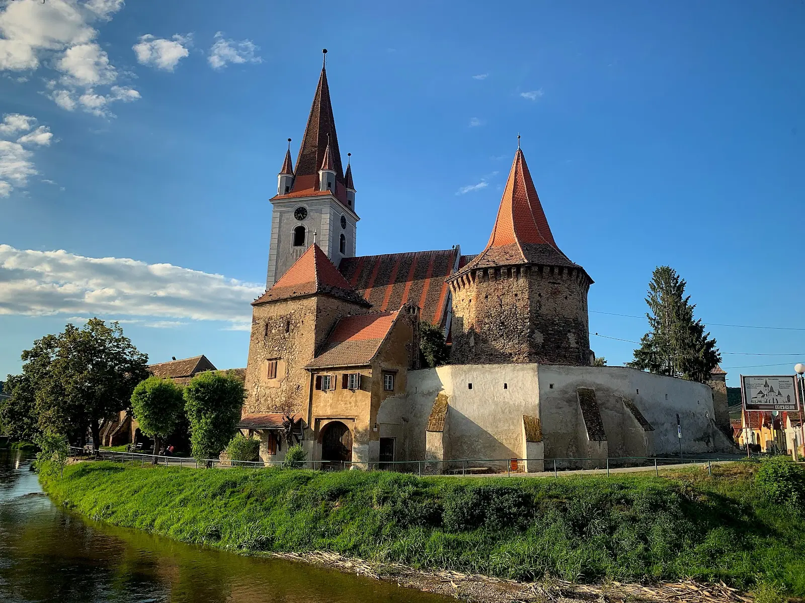 Biserica Fortificată Cristian