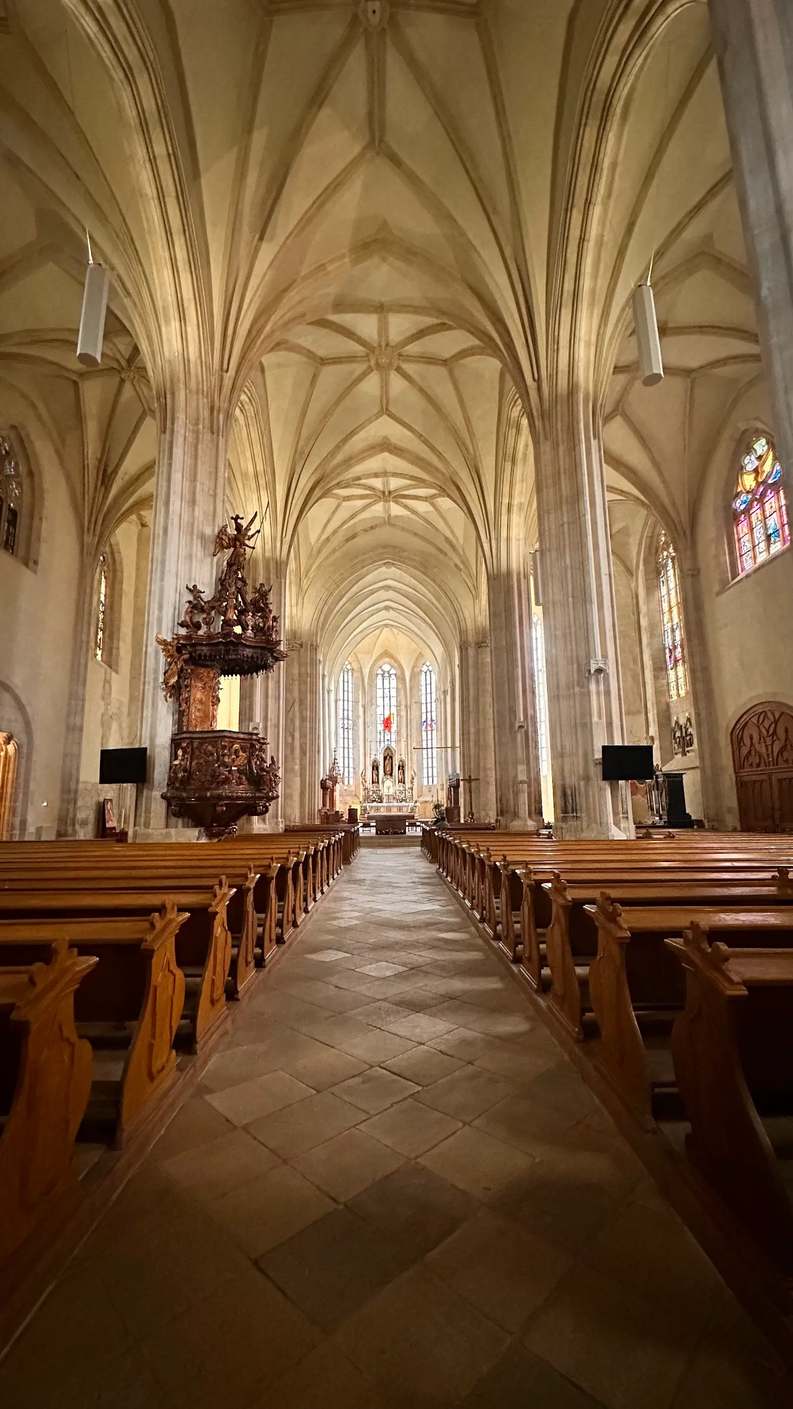Biserica Sfântul Mihail 3