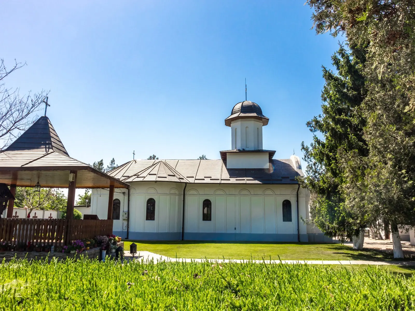 Biserica Sfântul Nicolae Drăgășani 2