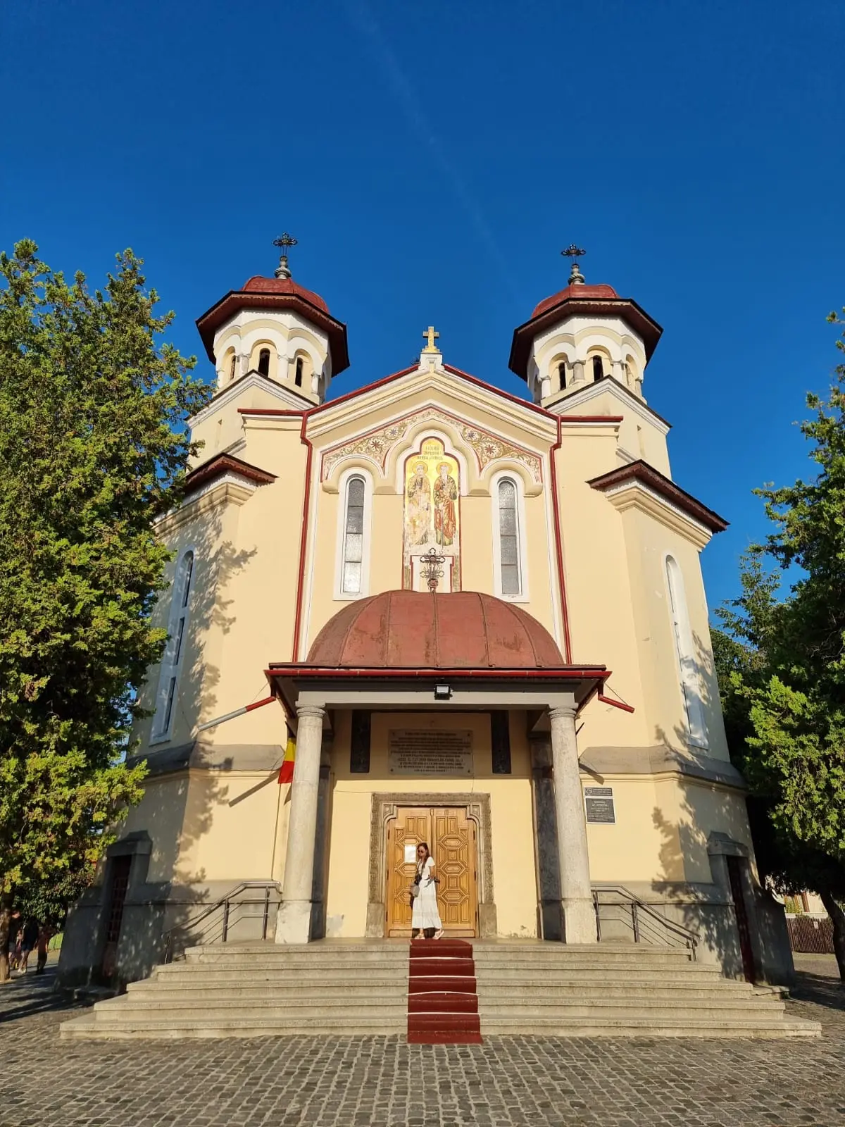 Biserica Sfinții Apostoli Petru și Pavel Târgu Jiu