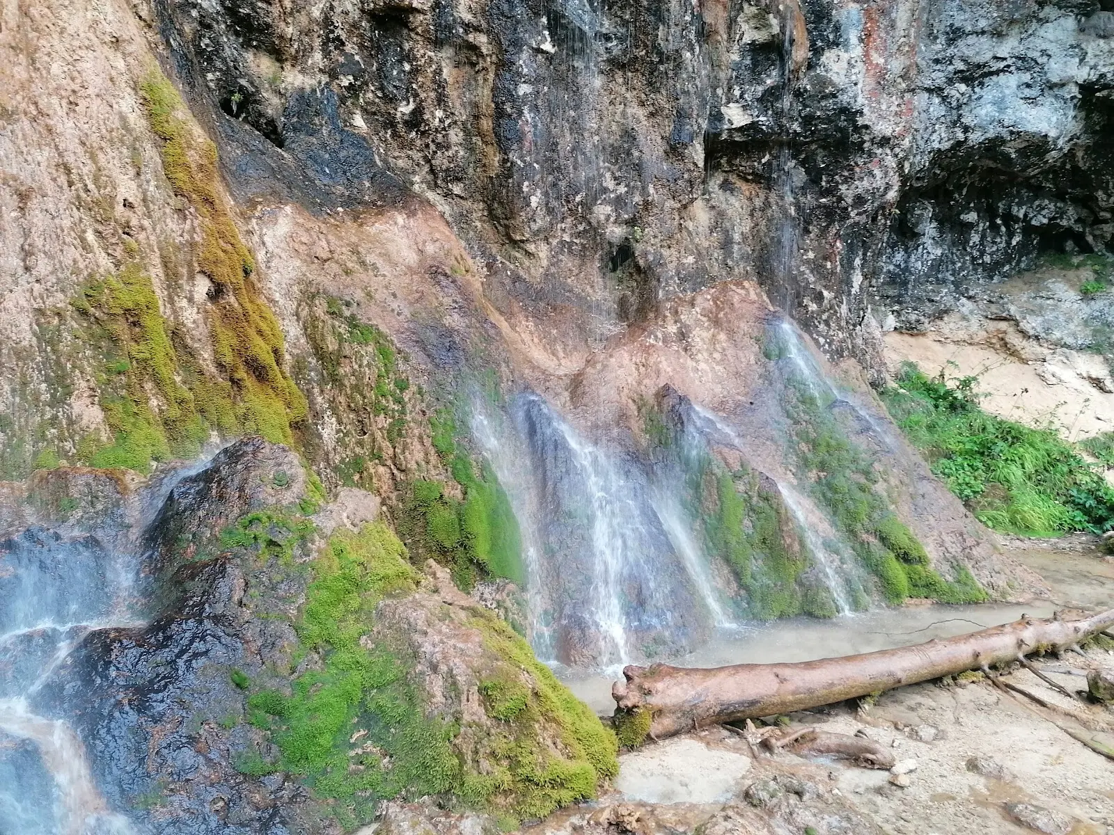 Cascada Pișoaia 2