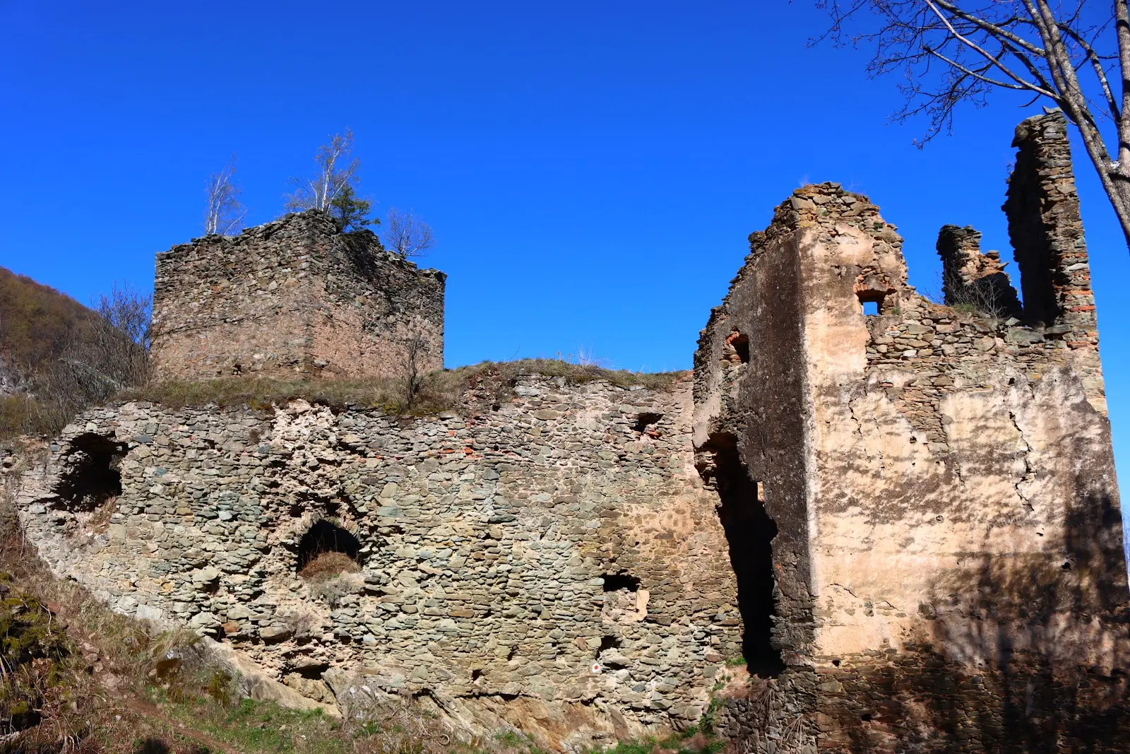 Cetatea Colț 2