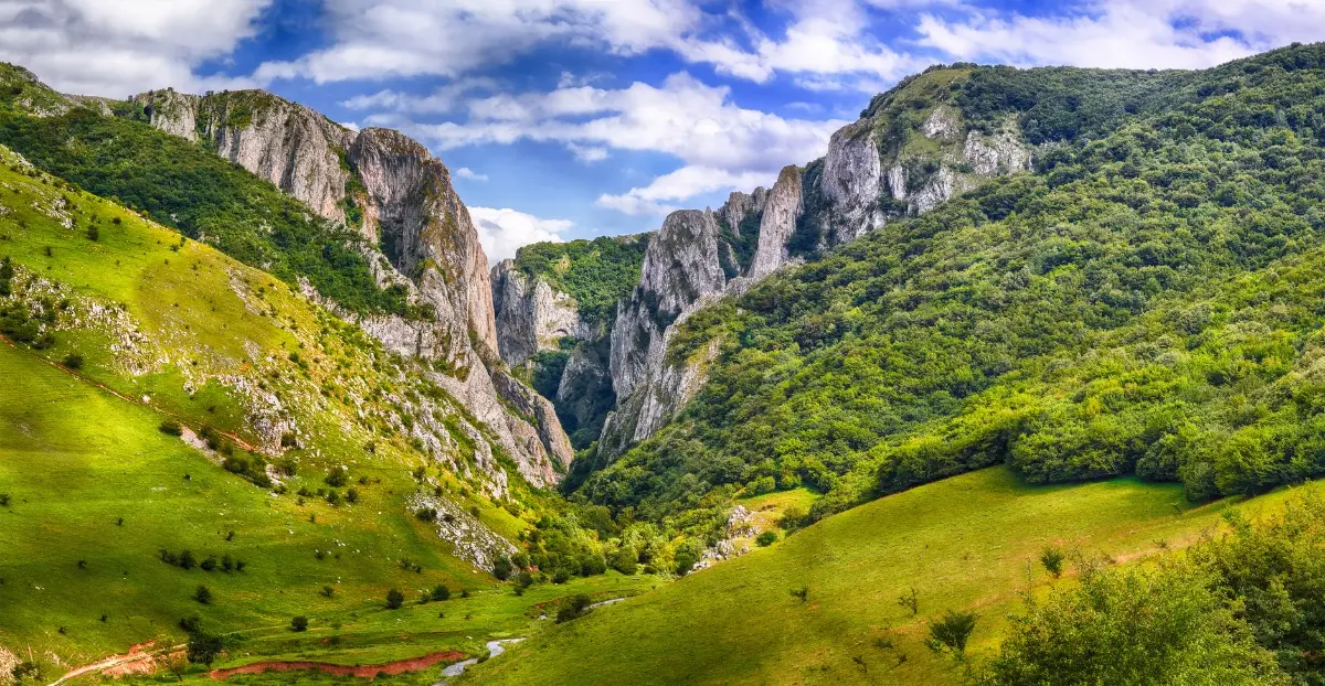 The Apuseni and the Moți Country: Caves, Gorges and Villages