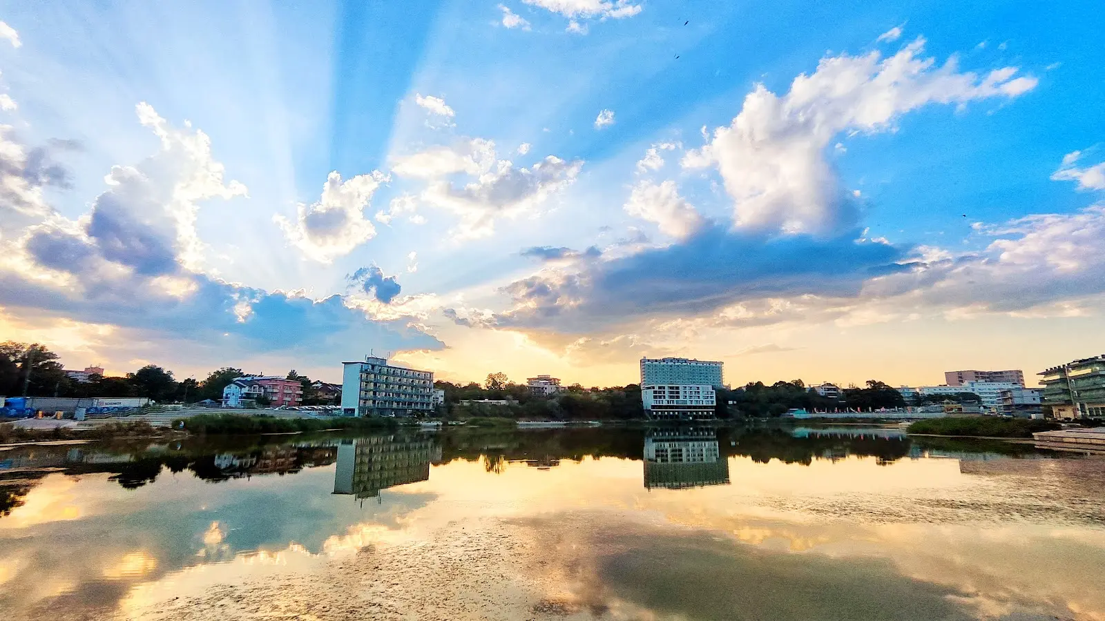 Lacul Belona