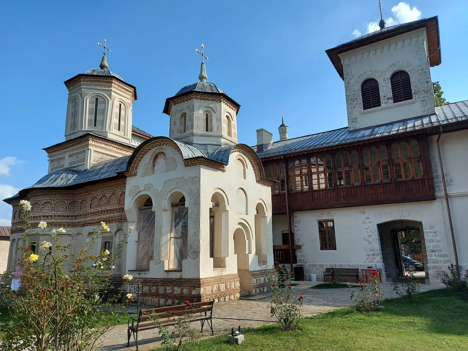 Mănăstirea Arnota 2