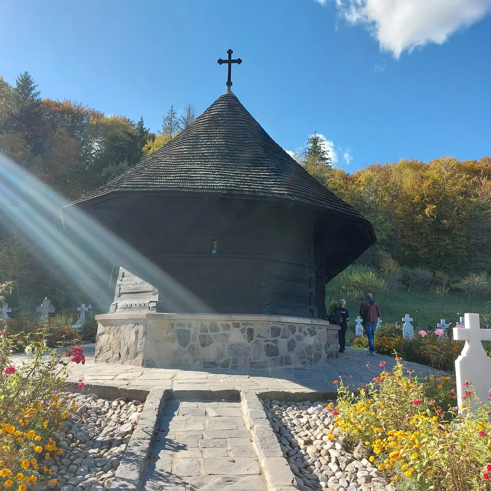 Mănăstirea Dintr-un Lemn