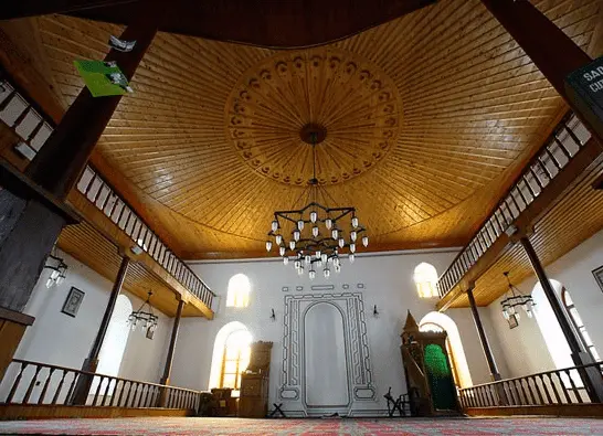 Moscheea Esmahan Sultan 3