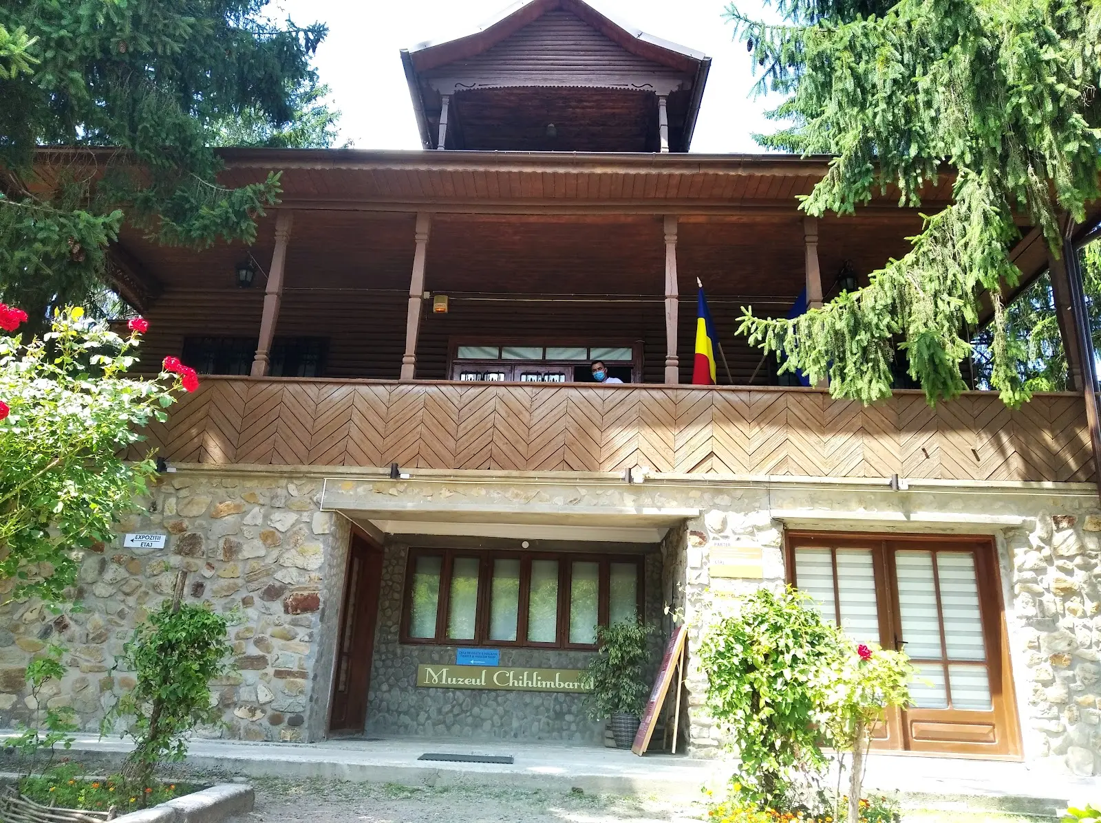 Muzeul Chihlimbarului Colți 2