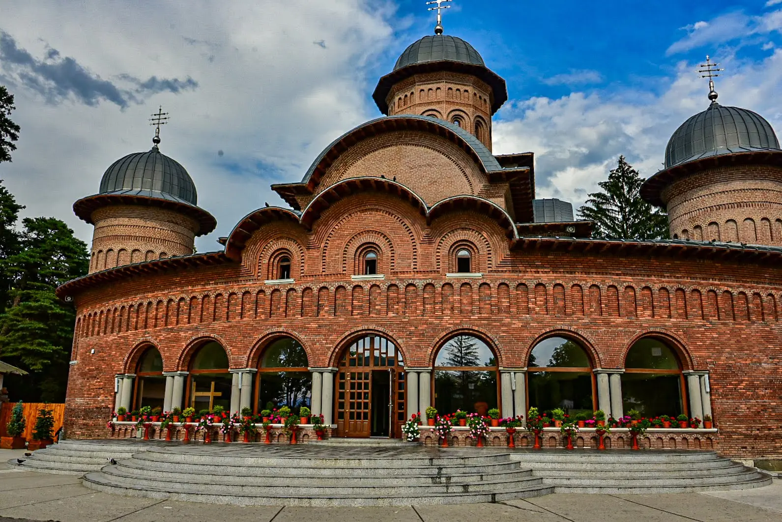 Necropola Regală de la Curtea de Argeș