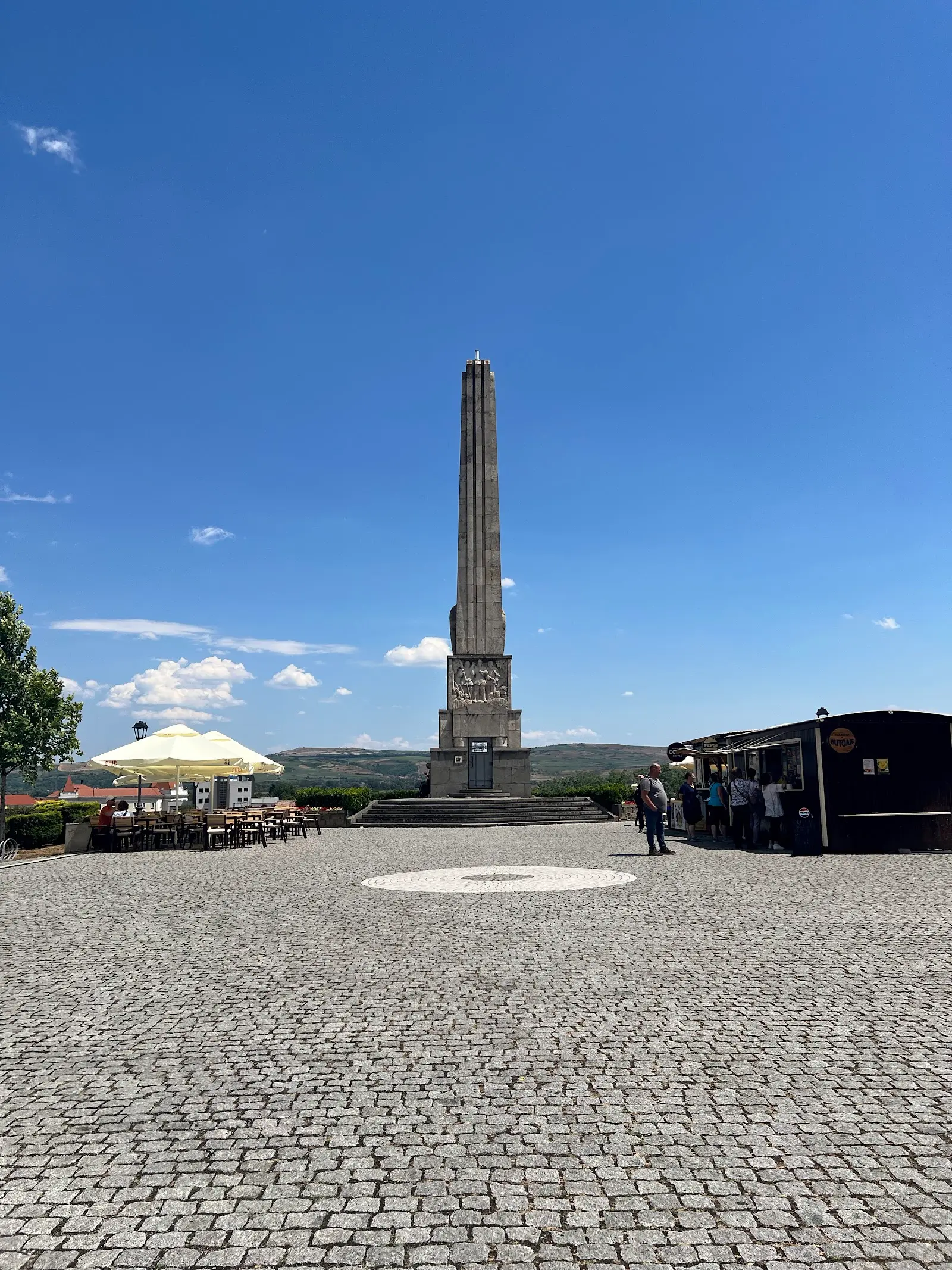 Obeliscul Horea, Cloșca și Crișan 2