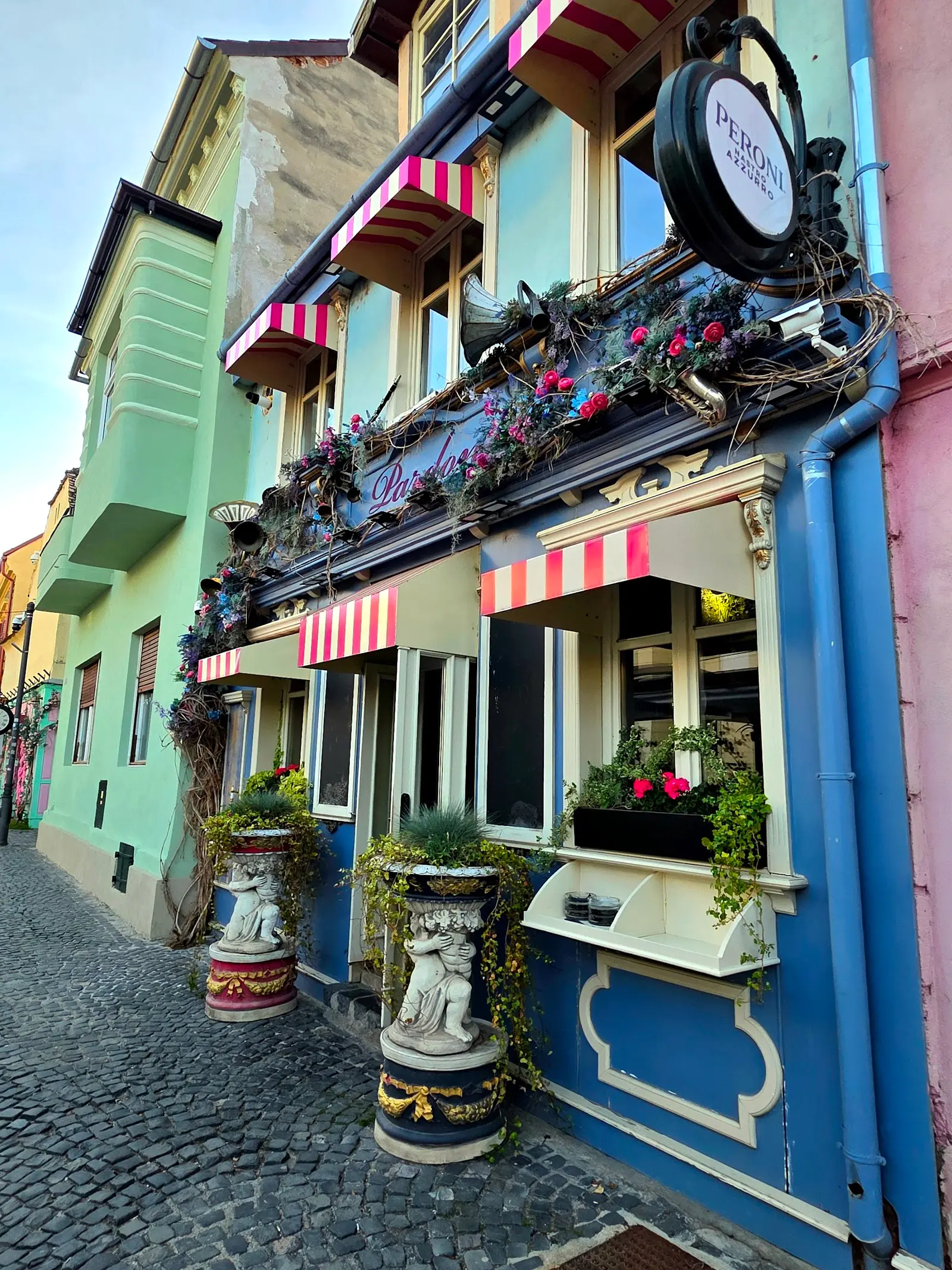 Pardon Café & Bistro 3