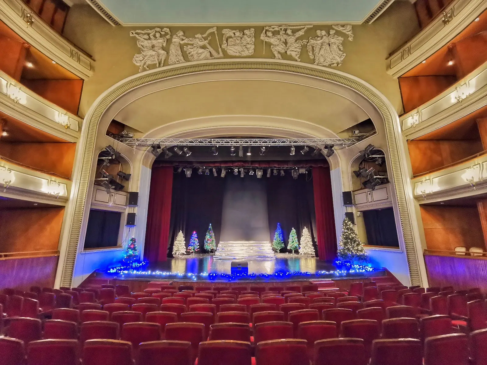 Teatrul Clasic Ioan Slavici 2